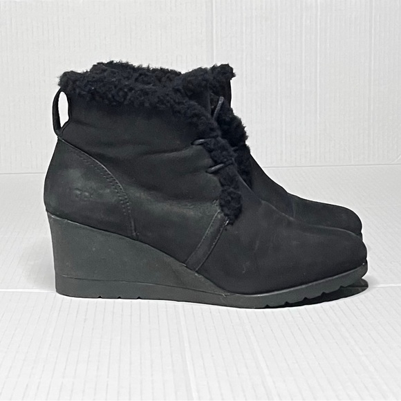 UGG Jeovana Wedge Bootie - Picture 10 of 11